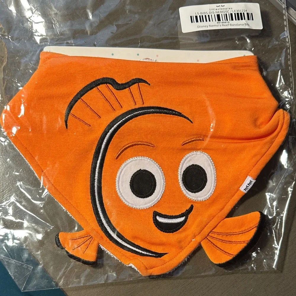 🌲Little Sleepies Disney Finding Nemo Reef Bandana Bib